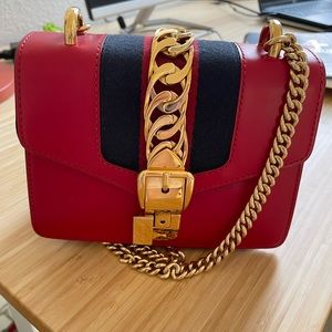 Gucci sylvie mini bag red